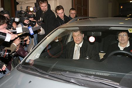 Łyżwiński zeznawał w łódzkiej prokuraturze