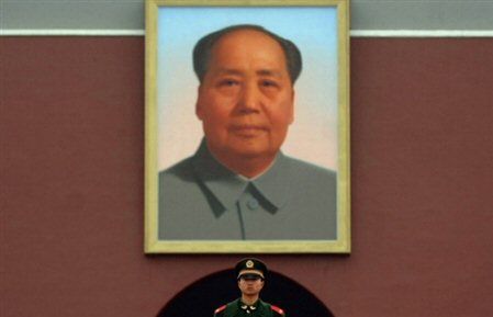Dyktator mody propaguje mundurki w stylu Mao