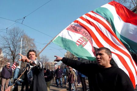 Węgrzy protestują przeciwko premierowi