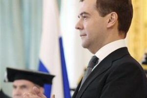 Tusk: Miedwiediew-Putin to solidarny duet