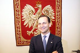 Sikorski nominuje dyplomatów zwolnionych przez Fotygę