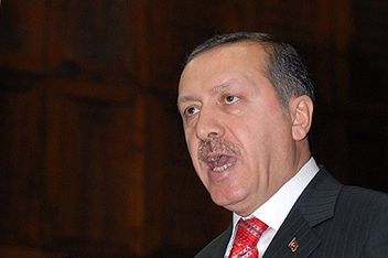 Turecki premier ograniczy liczbę ludzi i samochodów w Stambule?
