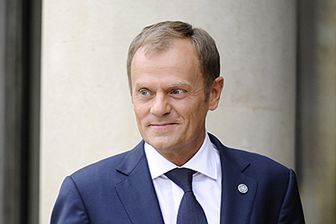 Tusk ostrzega: wszyscy spodziewają potężniejszej fali