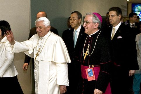 Watykan: nie potwierdzamy informacji o nowym nuncjuszu