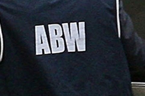 Funkcjonariusze ABW będą chodzić w dresach
