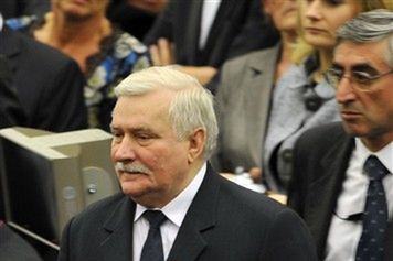 Wałęsa: Sikorski nie ma szans na szefostwo w NATO