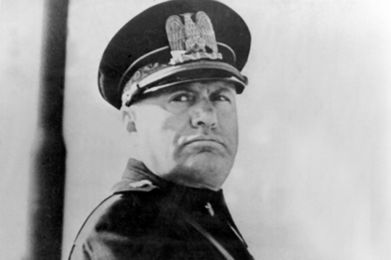 Mussolini był brytyjskim agentem, zarabiał na kochanki