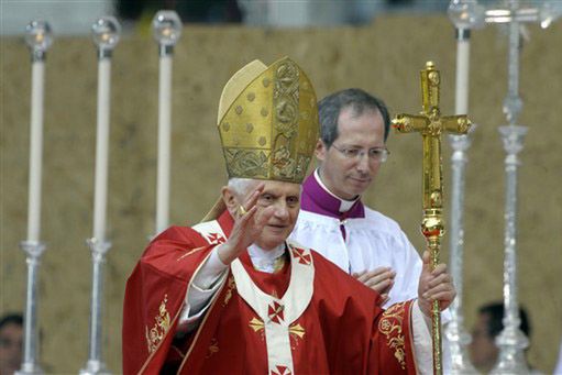 Arcybiskup przy papieżu: to barbarzyńska inwazja Turków