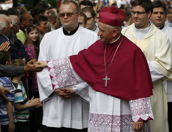 Abp Zimoń w Piekarach: brońmy rodziny!