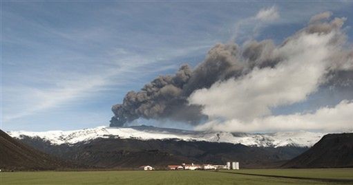 Zmniejsza się chmura popiołów z islandzkiego wulkanu