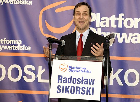 Sondaż: Sikorski się skompromitował