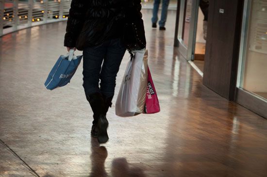 "Tu też pracują ludzie" - protest w supermarketach