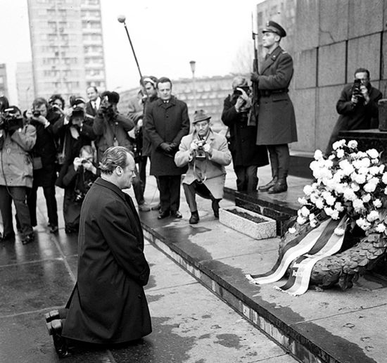 Spontaniczny gest kanclerza RFN ma już 40 lat