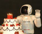 ASIMO - humanoidalny robot obchodzi dziesiąte urodziny