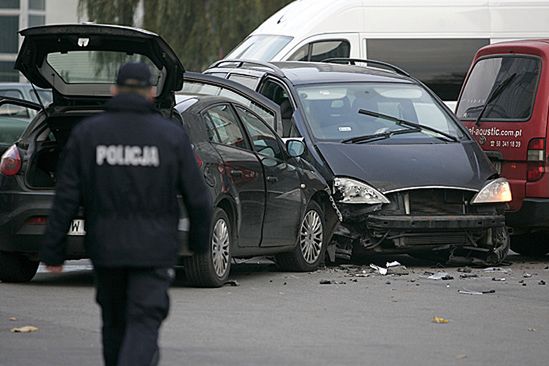 Staranował policjantów samochodem - usłyszał zarzuty