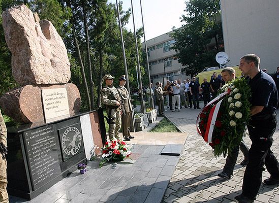 Na motorach dotarli do Smoleńska; oddali hołd ofiarom