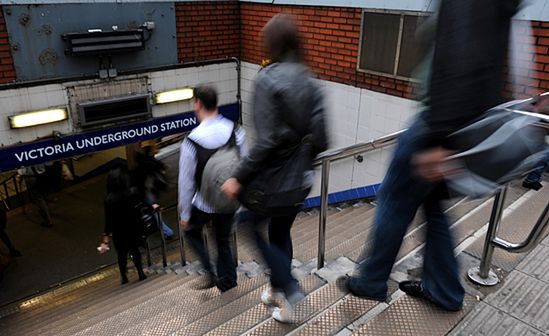 Koszmar pasażerów: metro strajkuje w godzinach szczytu