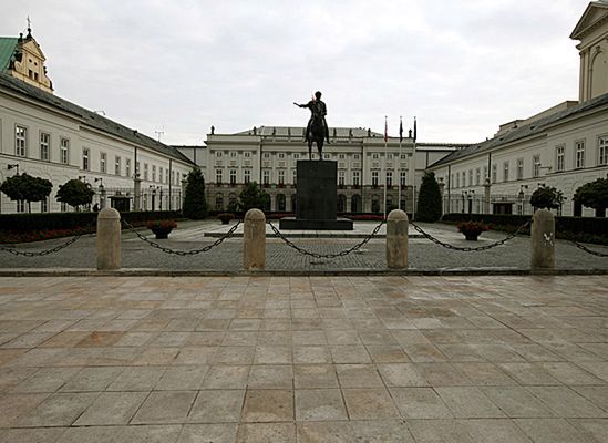 Krzyż zniknął sprzed Pałacu. Biskupi nic nie wiedzieli