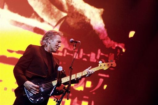 Dziecięcy chór i burzenie muru - muzyk Pink Floyd wraca