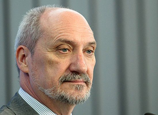 Macierewicz nie musi przepraszać b. szefa kolegium IPN