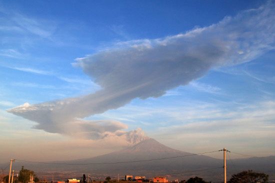 Eksplodował wulkanu w Meksyku - słup dymu ma 3 km