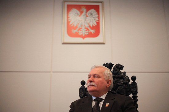 Polacy z Wałęsą na czele pomogą Tunezji w przemianach