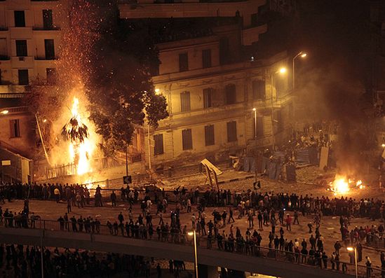 Znowu słychać strzały na placu Tahrir w Kairze