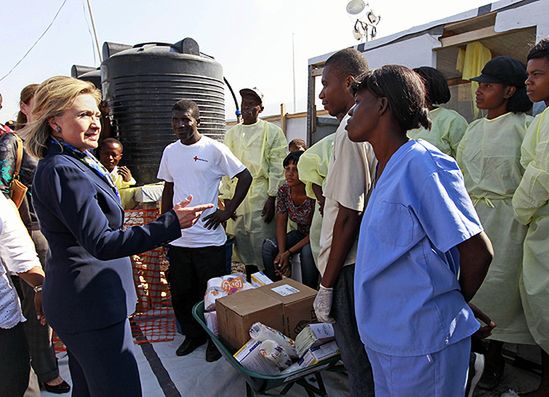 Clinton: USA nie wstrzymają pomocy dla Haiti