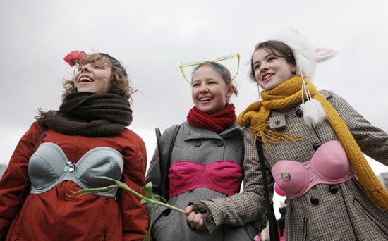 Tysiące kobiet wyszło na ulice. "Dosyć wyzysku!"