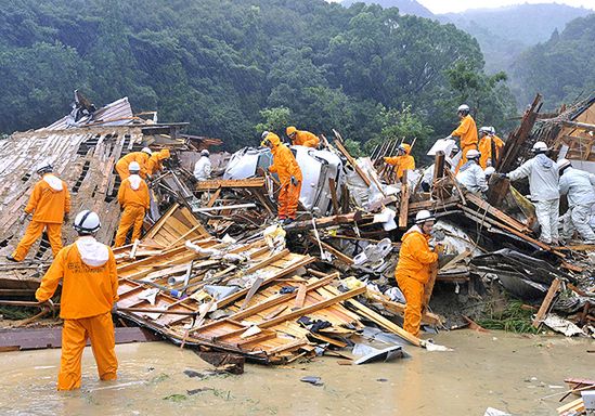 Już 26 zabitych, 54 zaginionych - Japonia znów cierpi