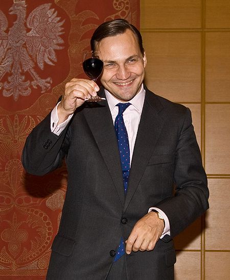 Sikorski próbował polskich win i... "jakby to powiedzieć"