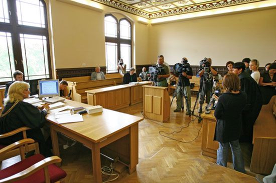 Rząd wydał prawie 7 mln zł na prawników