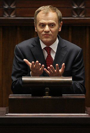 Niemiecki dziennik: Tusk nie przeprowadza reform, bo boi się Kaczyńskich