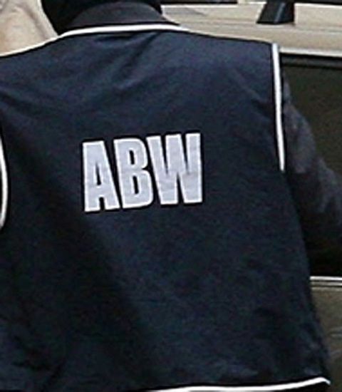 Funkcjonariusze ABW będą chodzić w dresach