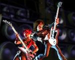 Bezprzewodowa gitara dla fanów Guitar Hero i Rock Band