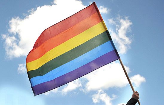 UE do polskich gejów i lesbijek: radźcie sobie sami