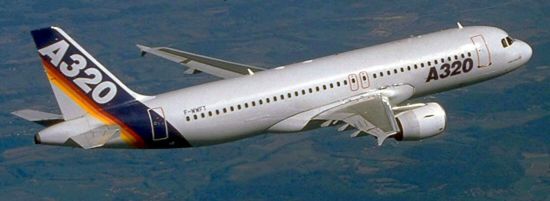 Airbus A320 z siedmioma ludźmi runął do morza