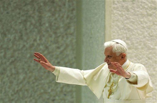 Benedykt XVI: papież nie jest gwiazdą rocka
