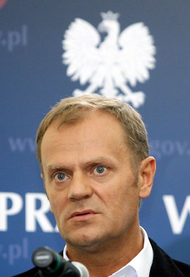 Tusk obiecał pomoc pracownikom zakładów mięsnych JBB