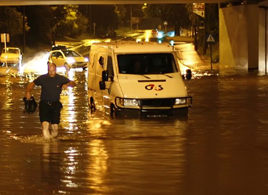 Uwaga: nadchodzą burze i silny wiatr