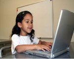Dziecko trzeba uczyć zasad korzystania z sieci od małego