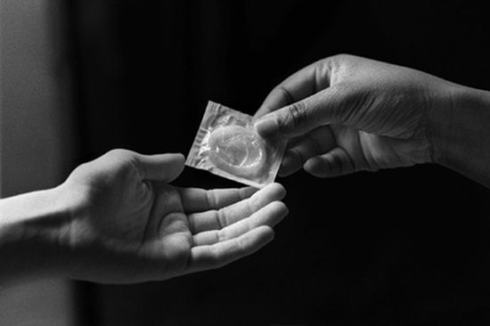Prezerwatywy tylko dla pełnoletnich?