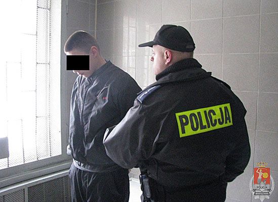 Zmarł policjant ugodzony nożem na przystanku w Warszawie