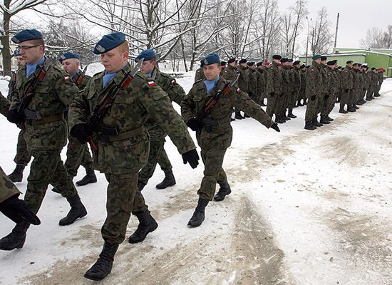 Profesjonalizacja armii może się nie udać - alarmuje BBN