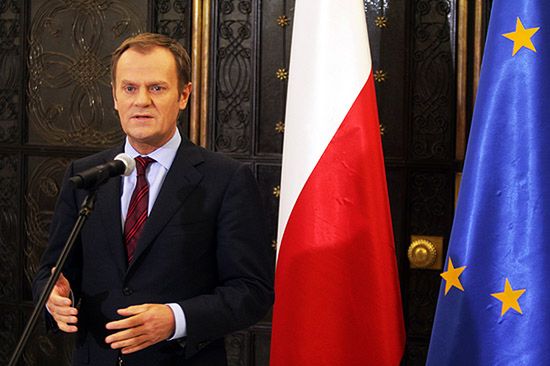 Tusk wygrywa z każdym