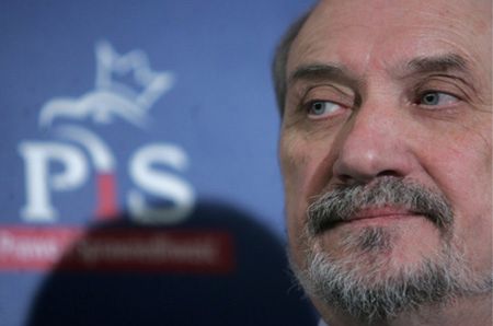 Macierewicz zaprzecza, że ukrył aneks do raportu o WSI przed PO