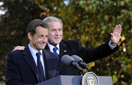 Bush i Sarkozy wzywają Musharrafa do przywrócenia demokracji