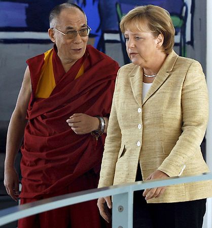 Dalajlama XIV przyjęty przez kanclerz Merkel