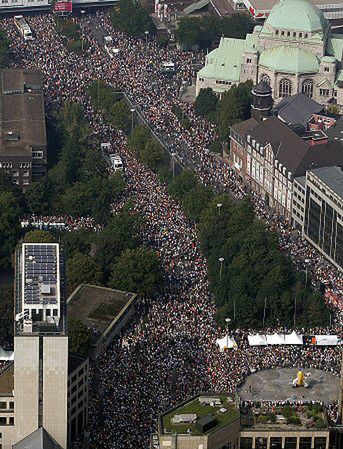 Nożem w brzuch podczas Parady Miłości 2007