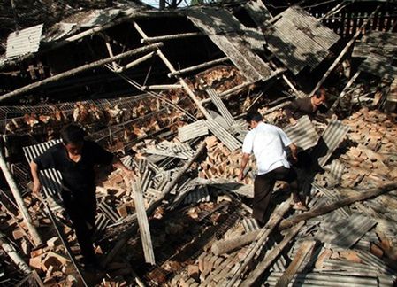 Kilka miast zmiecionych po trzęsieniu ziemi w Chinach